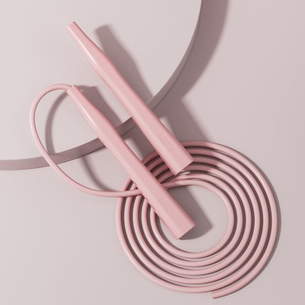 Comfort grip adjustable length skipping rope