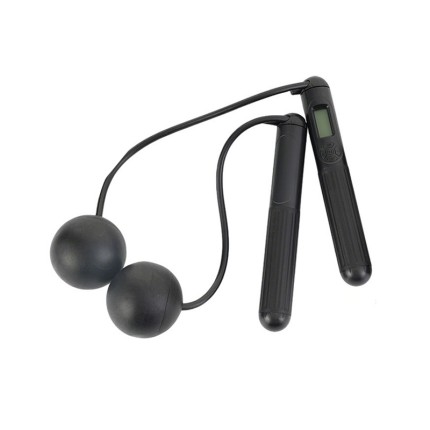 Skipping rope with built-in digital counter
